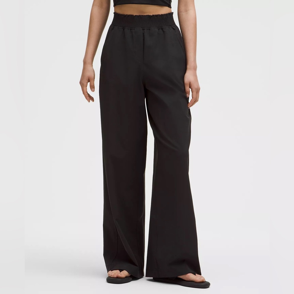 LULULEMON Stretch Woven Ruffle Waist Wide Leg Pant~Black